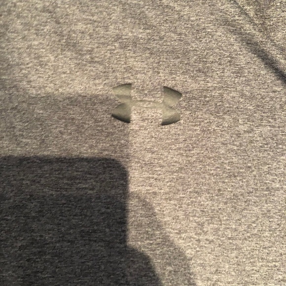 NWOT Under Armour heat gear performance tee - Picture 3 of 6